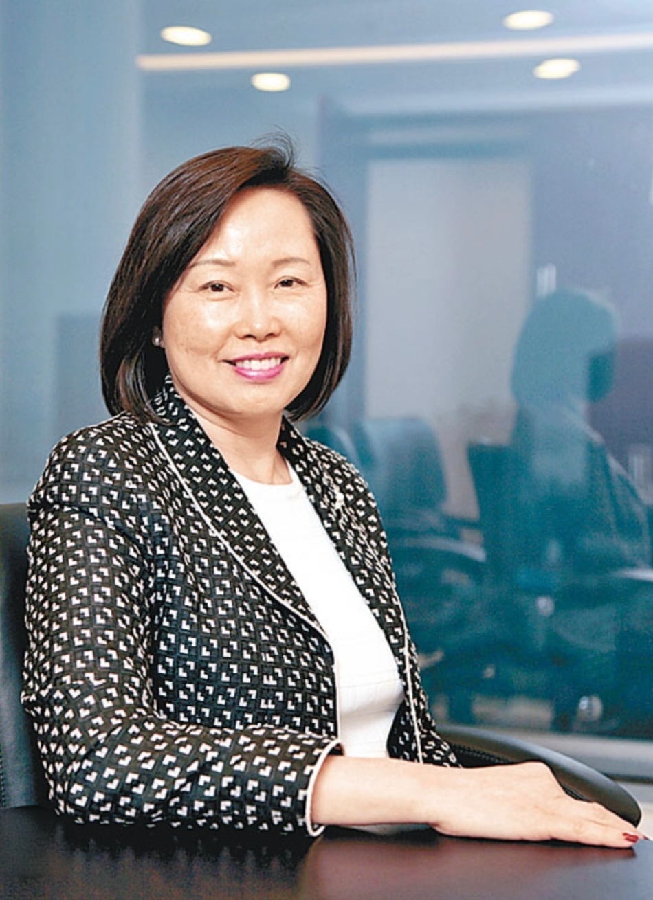 薛關燕萍（1970年畢業）