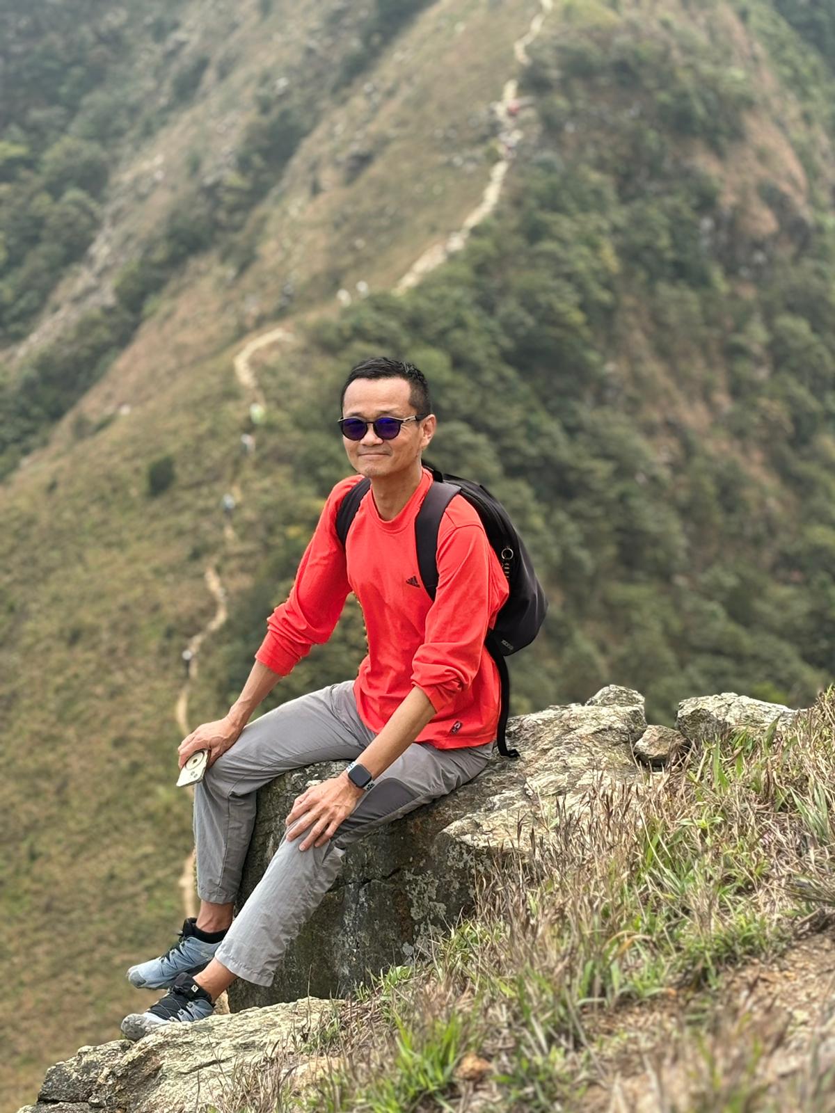 洪重穆（1988年畢業）